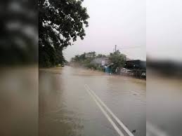 ^ pue giok hun, çeşitlilik içinde sürdürülmesi birlik: Tujuh Jalan Ditutup Akibat Banjir Di Kelantan
