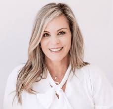 Lisa Goins's Instagram, Twitter & Facebook