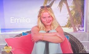 The second love island 2021 contestant has been confirmed as civil servant sharon gaffka. Rtlzwei On Twitter Emilia Hort Also Stimmen Das Erklart Einiges Loveisland Loveislandde