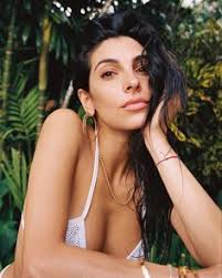 View latest posts and stories by @annanooshin anna nooshin in instagram. 52 Ideeen Over Anna Nooshin Anna Modeblogger Straat Stijl Vrouwen