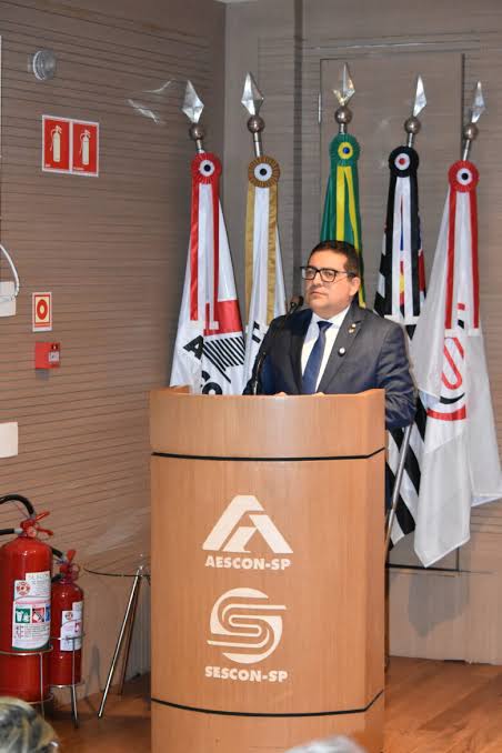 Reynaldo Lima Jr. abre III Congresso Fenacon e anuncia novo programa internacional; CFC comanda primeira palestra do evento &ndash; Sistema FENACON