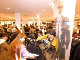 Karl lagerfeld h m in damenkleider. Karl Lagerfeld S Collaboration With H M Let The Designer Down