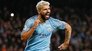 سيرخيو ليونيل كون أغويرو ديل كاستييو‏ (مواليد 2 يونيو 1988) هو لاعب كرة قدم أرجنتيني يلعب في مركز الهجوم مع نادي مانشستر سيتي في الدوري الإنجليزي الممتاز ومنتخب الأرجنتين لكرة القدم. Ø£ØºÙˆÙŠØ±Ùˆ Ù„Ø§Ø¹Ø¨ Ø§Ù„Ø´Ù‡Ø± ÙÙŠ Ø§Ù„Ø¯ÙˆØ±ÙŠ Ø§Ù„Ø¥Ù†Ø¬Ù„ÙŠØ²ÙŠ Rt Arabic