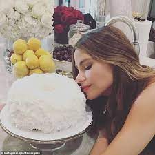 While cake is still warm, poke 15 to 20 holes in cake with the handle of a large wooden spoon; Bakery Behind Tom Cruise S Christmas Cake Says He Kept Us In Business Daily Mail Online
