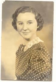 Elizabeth Ripley's Instagram, Twitter & Facebook