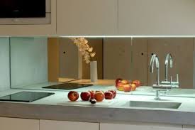 La Credence De Cuisine Miroir Espace Et Clarte Nbsp Nbsp Span Class Normal Italic Copy Www Credence Inox Com Credence Cuisine Credence Mirroir Cuisine