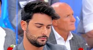 Uomini e donne è un programma televisivo italiano, ideato e condotto da maria de filippi, in onda su canale 5 dal 16 settembre 1996. Anticipazioni Uomini E Donne 12 Gennaio Un Nuovo Bacio Proibito