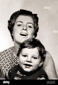 Mother and children 1940 hi-res stock photography and images