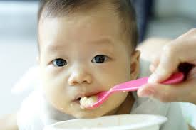 Babies can develop allergies to foods that you are eating while you are breastfeeding. Food Allergies And Babies Unlock Food