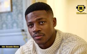 Costas Nanga går match på stjärnspäckade galan i Saudiarabien