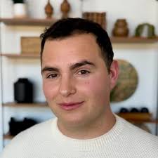 Lisa Sorge (@LisaSorge4PR)