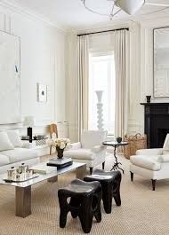 Beautiful French Modern Living Space Love That Classic Wainscoting Alyssa Kapito Interiors Gostinaya V Stile Kantri Shtory Dlya Gostinoj Paradnye Gostinye