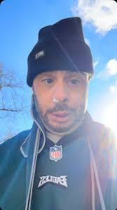 Has anyone in Philly dated this man? I would avoid at all costs, as he is  cross-eyed and can never hold down a job!