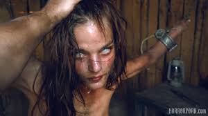 Порно ужасы на ночь: Зверь из леса