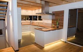 Einfamilienhaus Mit Doppelgarage Kuche Von Hauptvogel Schutt Planungsgruppe Doppelgarage Moderne Kuche Einfamilienhaus