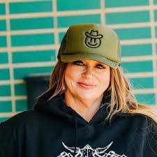 Michelle Senne's Instagram, Twitter & Facebook