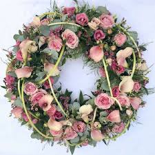 See more ideas about funeral flowers, flowers, funeral flower arrangements. Rose Calla Lily Funeral Wreath Buy Online Or Call 01634 716154