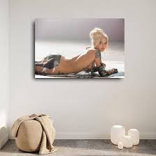 Experience Rachael Harris Naked - Every Curve You Want to See