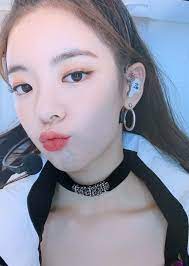 Collection by yifang tiong • last updated 12 days ago. Image Uploaded By Glossy Gloss Find Images And Videos About Kpop Bts And Exo On We Heart It The App To Get Lost In What You Love Itzy Lia Pearl Earrings