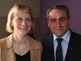 Caroline, née de son premier mariage avec isabelle dubois, ainsi que les jumeaux ambre et malo, issus de sa seconde union. Xavier Bertrand Vient Parler Du Pouvoir D Achat Dans L Arrondissement De L Aigle Mortagne Le Reveil Normand