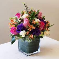 'delivering fresh flowers anywhere, anytime' has been delivering your emotions through flowers from a decade. Happy Birthday Bouquet By Irvine Florist Marketplace
