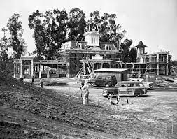 Building The Dream The Making Of Disneyland Park City Hall Disneyland Park Disneyland California Adventure Disneyland Anaheim