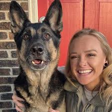 Brianna Rowe's Instagram, Twitter & Facebook