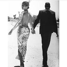 Beyonce And Jay Z Serving Up Plenty Of Engagement Shoot Elopement Inspiration In Their On The Run Tour Look Book Repos Beyonce And Jay Beyonce Queen Beyonce