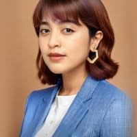 Elizabeth Magno's Instagram, Twitter & Facebook