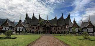 Rumah Adat Minangkabau Rumah Gadang Keunikan Dan Gambar
