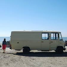 Oskar The Explorer Vanlife Im 1986er Mercedes 407d Mercedes Reisen Camper