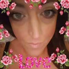 Caroline Lemon's Instagram, Twitter & Facebook