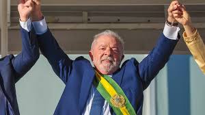 Lula escolhe modelo de faixa presidencial diferente da usada por Bolsonaro;  veja | CNN Brasil