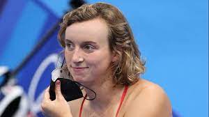 Also holds the records for the shortest time in the women's 500m, 1000m and 1650 yard freestyle. 86 Slsaijexbm