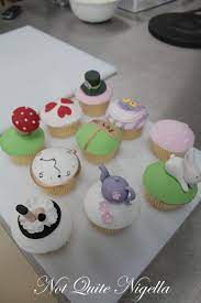Report a mistake in the recipe text. Alice In Wonderland Cupcake Cupcake Decorating Tips Planet Cake Decorating Class Review Alice In Wonderland Cupcake Not Quite Nigella