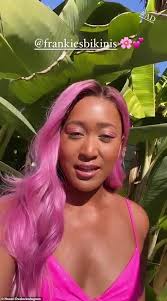 Naomi osaka was upset in the third round of the tokyo olympics, losing to marketa vondrousova, of the czech republic, in straight sets on tuesday. Naomi Osaka Ist Ihre Beste Werbung Fur Die Neue Signature Bademodenlinie Auf Instagram Aktuelle Boulevard Nachrichten Und Fotogalerien Zu Stars Sternchen