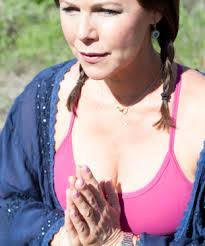 Marie Dowell's Instagram, Twitter & Facebook