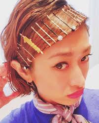 山田優前髪に大量のヘアピンをつけた姿を公開し何をしても似合うの