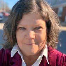 Oliver disapproves of photos and bandanas 😂❤️