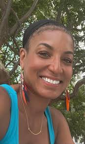 Hello dear families! I am an early childhood (birth to 7) constructivisit  and perennial teacher with progressive pacing and style. I have been an  early childhood teacher for over 20+ years overseas