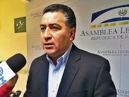 Diferencias por aprobar una ley contra el nepotismo