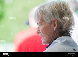 London wimbledon queue hi-res stock photography and images