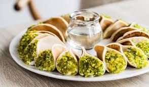 Voila 2 Recettes De Desserts Libanais Frais Et Subtilement Parfume A La Fleur D Oranger Mhlabia Desserts Libanais Recettes De Cuisine Cuisine Libanaise Recette