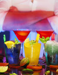 Il secondo dei cocktail facili da fare a casa, soprattutto prima di andare a ballare o in presenza di numerose ragazze, il vodka pesca lemon può essere un'ottima soluzione. 5 Cocktail Spagnoli Facili Da Fare A Casa Fai Da Te In Quarantena