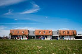 Pendent la crosada contra los albigeses / lors de la croisade contre les albigeois, on raconte que simon de montfort compte dans ses troupes des. Sessad Pamiers Troubles Psychologiques Ariege