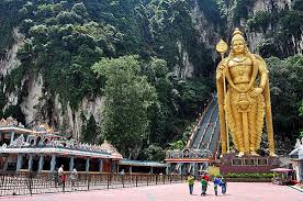 The 113 year old main temple, dedicated to lord subramaniar (karttikeya). Batu Caves