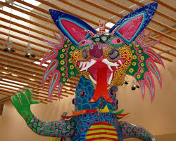Linares es el padre de los alebrijes, unas divertidas figuras de animales fantásticos, hechas a base de cartón, que tradicionalmente se elaboran en el sureño estado mexicano de oaxaca. Mexican Folk Art Piece Recreates Legendary Creature Unm Newsroom