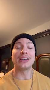 Comedian Matt Rife omoì peteĩ ta'anga...