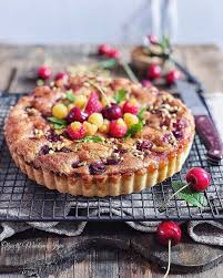 Tarte Aux Cerises Pour Un Moule A Tarte De 23 Cm De Diametre 1 Pate Sablee 1 Pate A Genoise 500g De Cerises Ici Denoyautees Food Desserts Pie