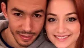 Umut bulut ve esma uzun 28 nisan 2008'de evlenmiş, 2009'un mart ayında da boşanma davası açmıştı. Anna Bulut Umut Bulut S Wife Fabwags Com